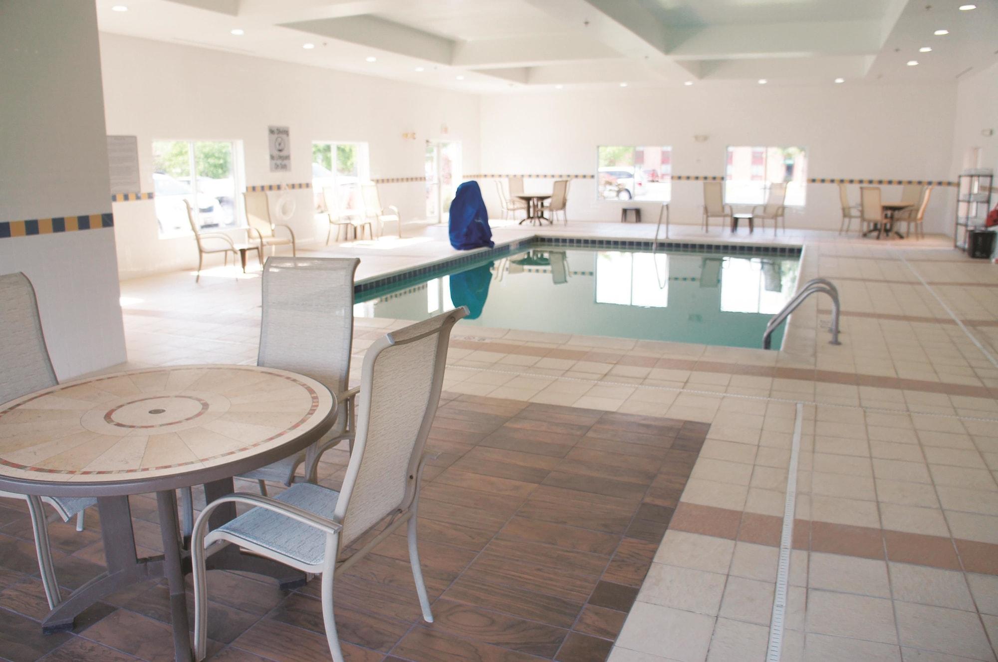 La Quinta By Wyndham Indianapolis Airport Plainfield Hotel Bagian luar foto