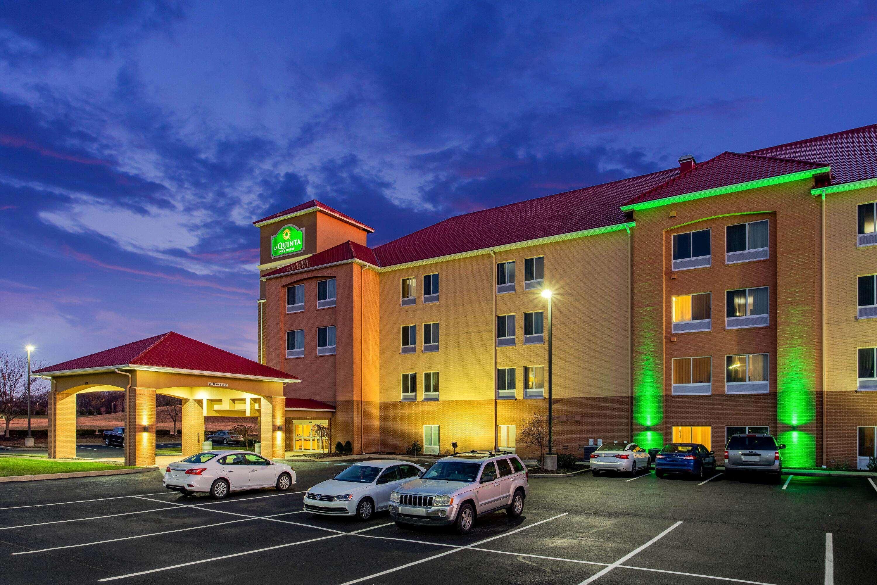 La Quinta By Wyndham Indianapolis Airport Plainfield Hotel Bagian luar foto