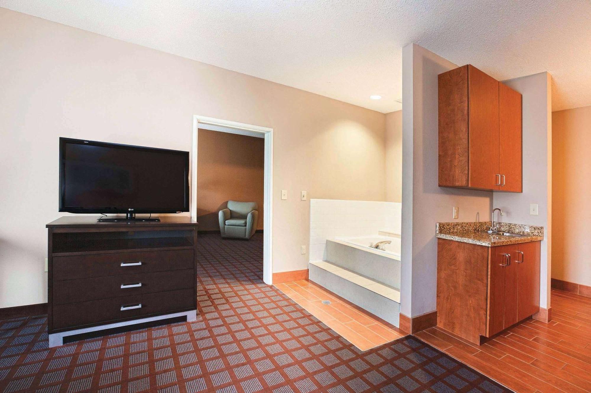 La Quinta By Wyndham Indianapolis Airport Plainfield Hotel Bagian luar foto